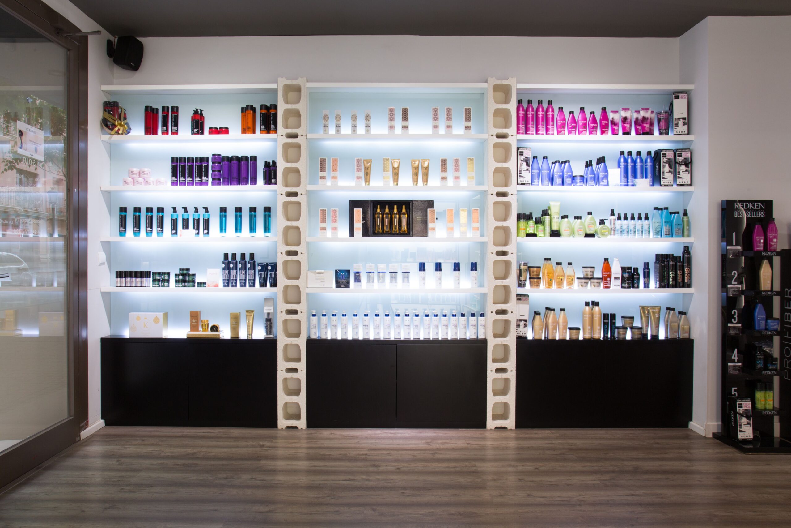 Diana Zoom Projects | Expositores y muebles especiales